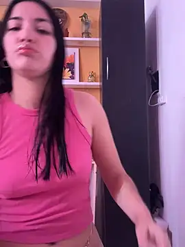 Snapshot of KarenG2025 chatting on 14, 11, 2025 KarenG2025 online show from 14, 11, 2025