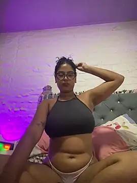 Snapshot of miiabrown18 chatting on 4, 3, 2026 miiabrown18 online show from 4, 3, 2026