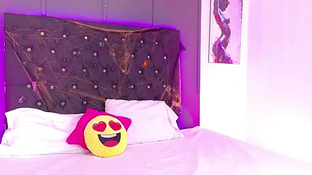 Kataaleya  12 online show from 4, 11, 2025