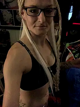 blondebarbiebae online show from 13, 10, 2025