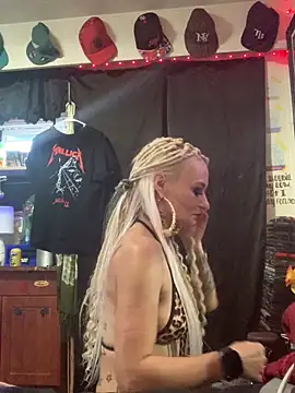 blondebarbiebae online show from 24, 9, 2025