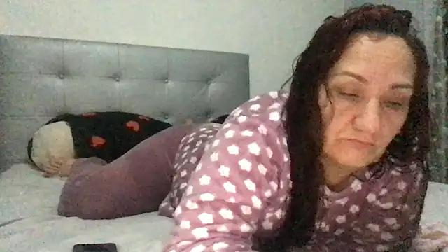 paula19800 online show from 28, 10, 2025