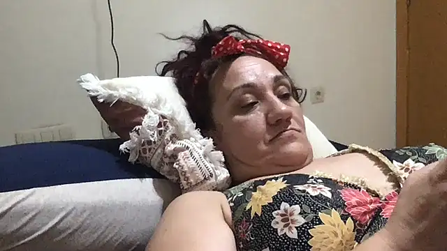 paula19800 online show from 15, 10, 2025