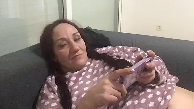 paula19800 online show from 10, 11, 2025