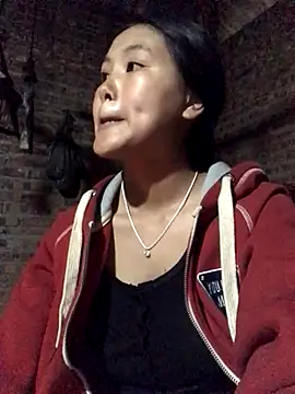 Mai lovely online show from 3, 11, 2025