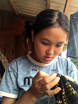 Mai lovely online show from 15, 10, 2025