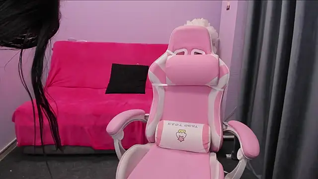 Snapshot of KissMeMel chatting on 14, 10, 2025 KissMeMel online show from 14, 10, 2025