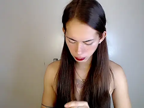 ashley bombshell online show from 31, 10, 2025