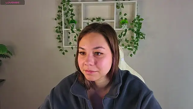 Al1ice Moures online show from 13, 11, 2025