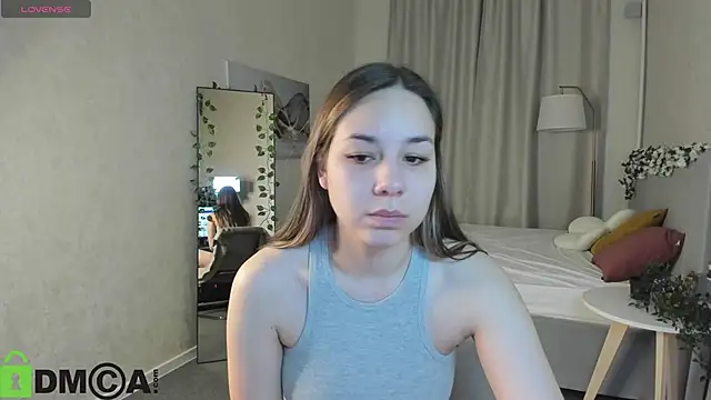 Al1ice Moures online show from 2, 12, 2025