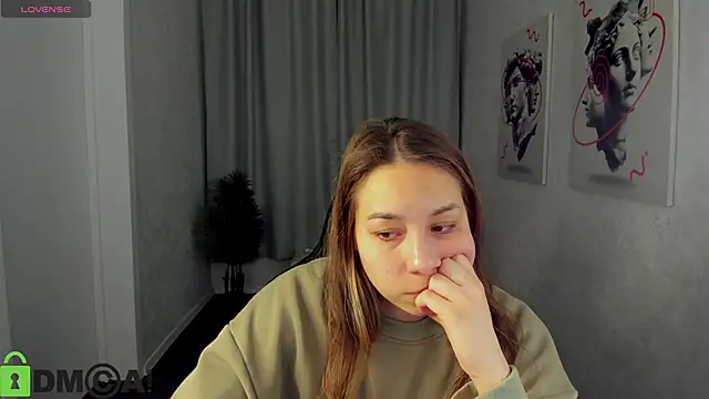 Al1ice Moures online show from 24, 10, 2025