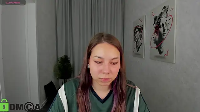 Al1ice Moures online show from 27, 10, 2025