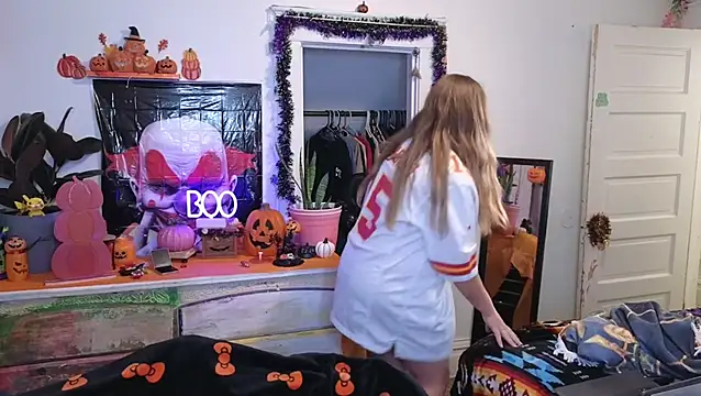 xofrankiefinexo online show from 4, 10, 2025