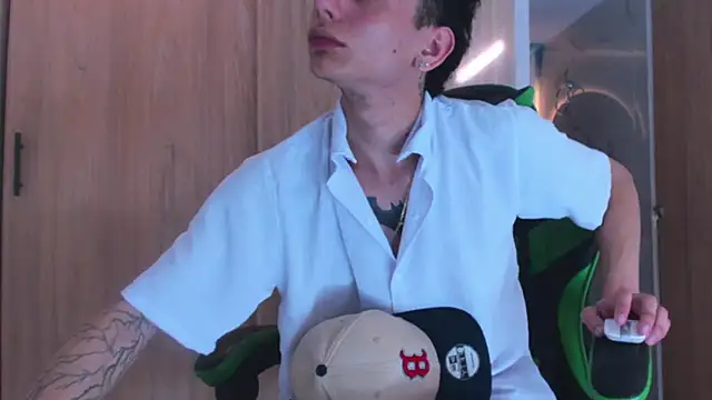 Skinny batman online show from 23, 9, 2025