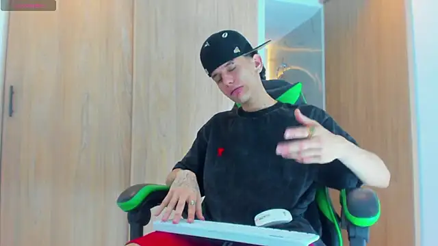 Skinny batman online show from 30, 9, 2025