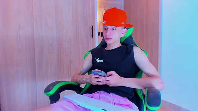 Skinny batman online show from 8, 10, 2025