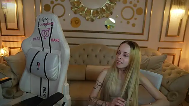 Snapshot of Luchi_Sun chatting on 5, 10, 2025 Luchi Sun online show from 5, 10, 2025