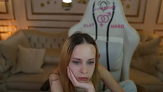 Snapshot of Luchi_Sun chatting on 6, 10, 2025 Luchi Sun online show from 6, 10, 2025