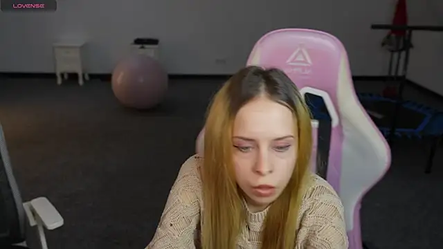 Snapshot of Luchi_Sun chatting on 25, 10, 2025 Luchi Sun online show from 25, 10, 2025