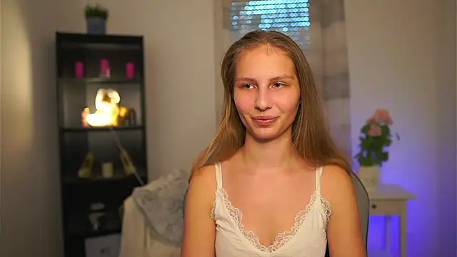 Snapshot of emmie_murray chatting on 22, 4, 2026 emmie murray online show from 22, 4, 2026
