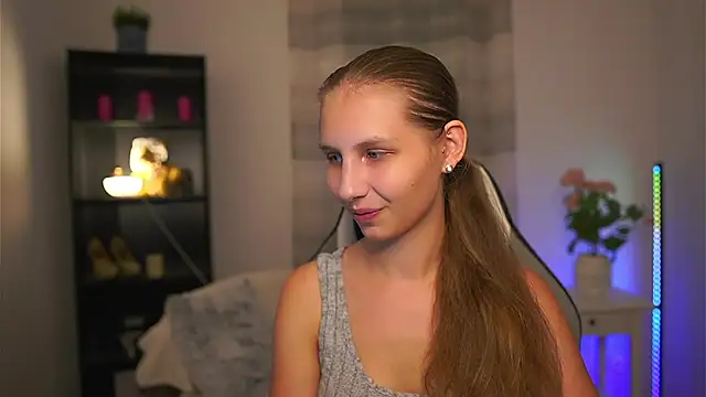 Snapshot of emmie_murray chatting on 25, 6, 2026 emmie murray online show from 25, 6, 2026