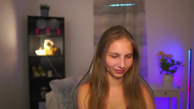 Snapshot of emmie_murray chatting on 3, 6, 2026 emmie murray online show from 3, 6, 2026