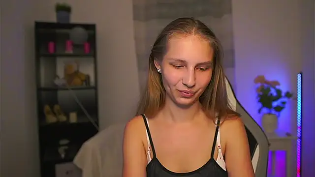 Snapshot of emmie_murray chatting on 17, 6, 2026 emmie murray online show from 17, 6, 2026