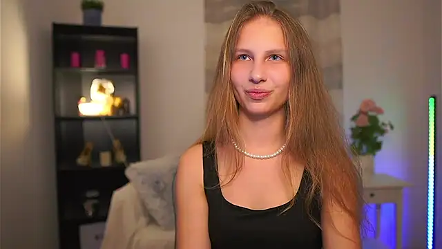 Snapshot of emmie_murray chatting on 15, 5, 2026 emmie murray online show from 15, 5, 2026