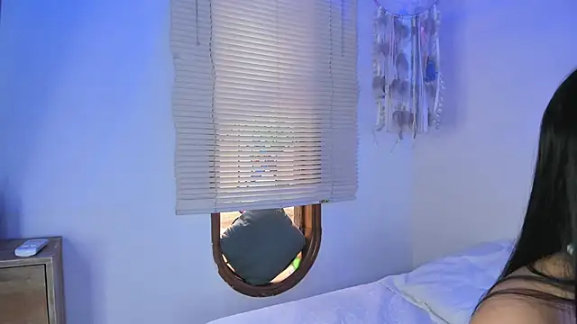 CharlottePetitte online show from 8, 10, 2025