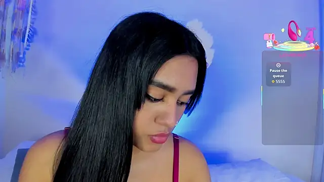 CharlottePetitte online show from 4, 10, 2025