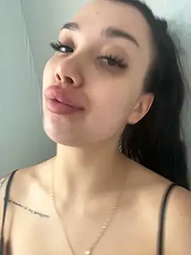 kiss Lissa online show from 9, 10, 2025