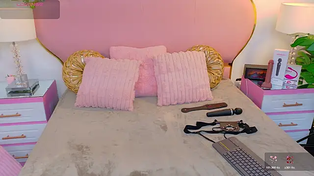 NaiaWhisper online show from 26, 11, 2025