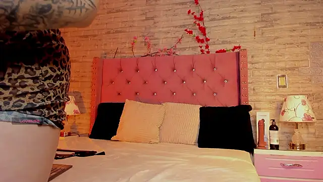 NaiaWhisper online show from 26, 2, 2026