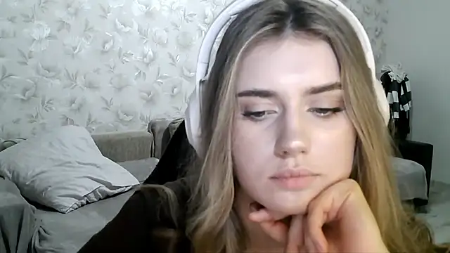 JerrieLoosle online show from 10, 10, 2025