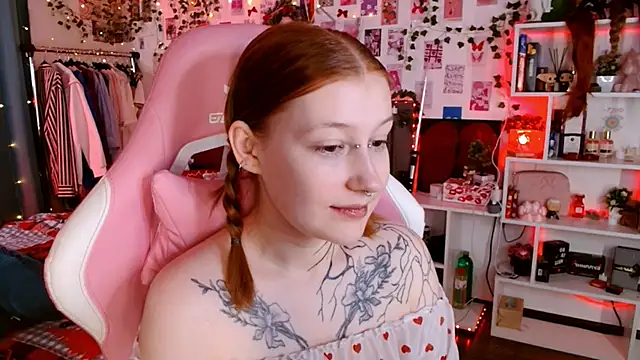 Ayla Hicks online show from 16, 12, 2025