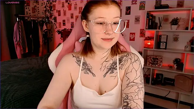 Ayla Hicks online show from 13, 10, 2025