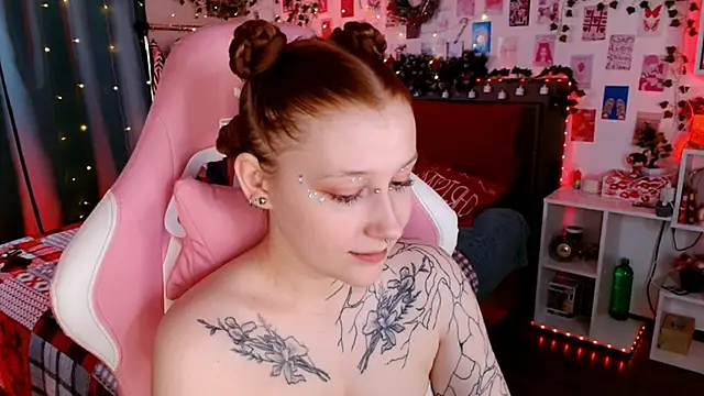 Ayla Hicks online show from 2, 12, 2025