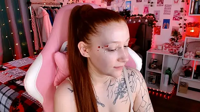 Ayla Hicks online show from 30, 11, 2025