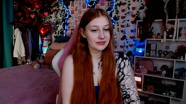 Ayla Hicks online show from 12, 4, 2026