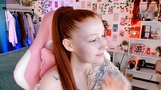 Ayla Hicks online show from 18, 11, 2025