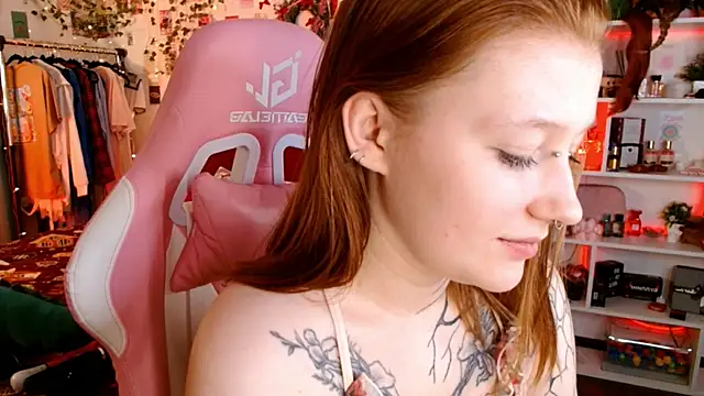 Ayla Hicks online show from 8, 1, 2026