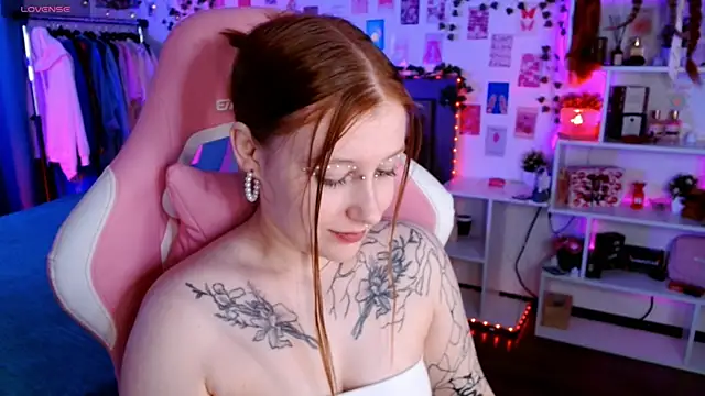 Ayla Hicks online show from 11, 11, 2025