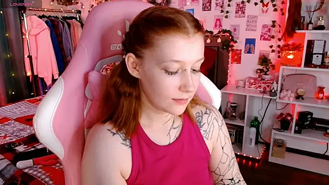 Ayla Hicks online show from 26, 11, 2025