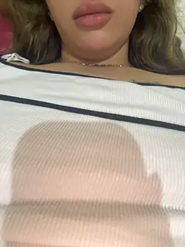 Snapshot of Laila-sexi chatting on 27, 10, 2025 Laila-sexi online show from 27, 10, 2025