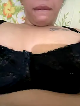 Snapshot of Laila-sexi chatting on 1, 10, 2025 Laila-sexi online show from 1, 10, 2025