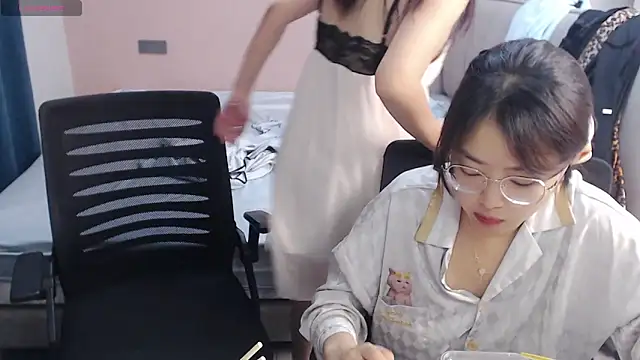 redrose520 online show from 10, 10, 2025