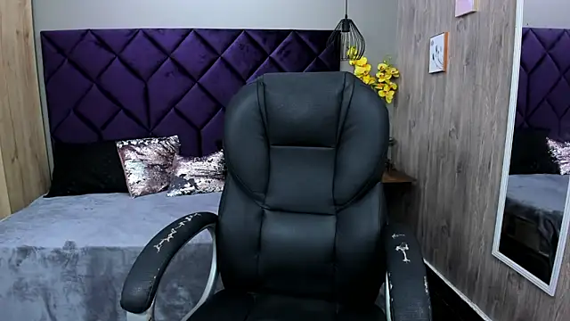 ChloeCampbell03 online show from 8, 11, 2025