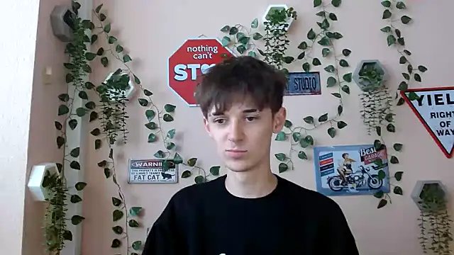 Hoot Dude  online show from 6, 10, 2025