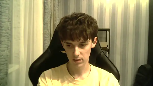 Hoot Dude  online show from 26, 11, 2025