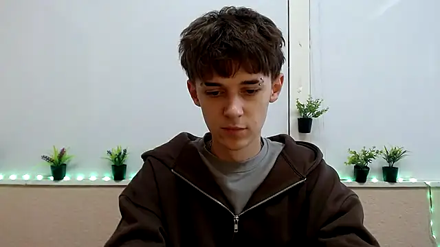 Hoot Dude  online show from 3, 11, 2025